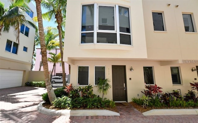 multi unit property featuring stucco siding