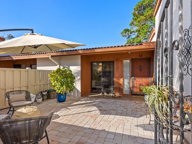 6417 Meadowlark Ln Unit 6417, Bradenton, FL 34210 - back of property with a patio and fence