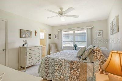 bedroom with ceiling fan