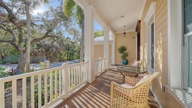 balcony featuring covered porch