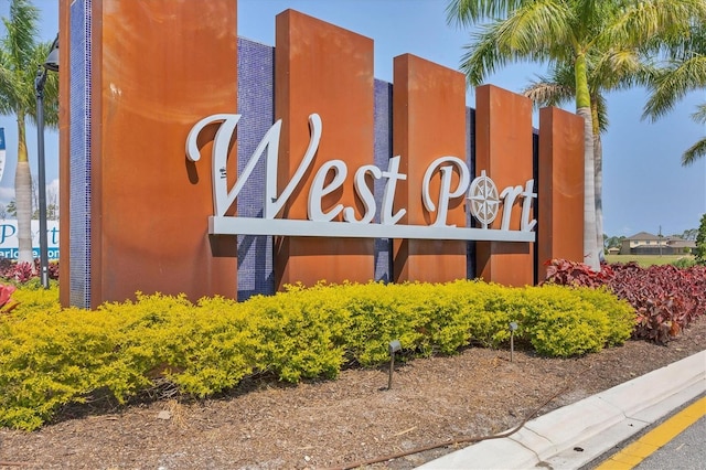 view of community / neighborhood sign