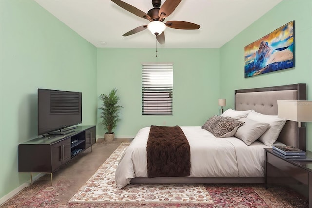 bedroom with ceiling fan