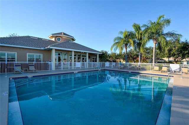 view of swimming pool