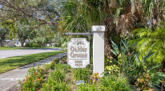 view of community / neighborhood sign