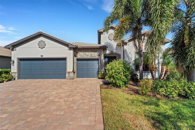 view of front facade with a garage