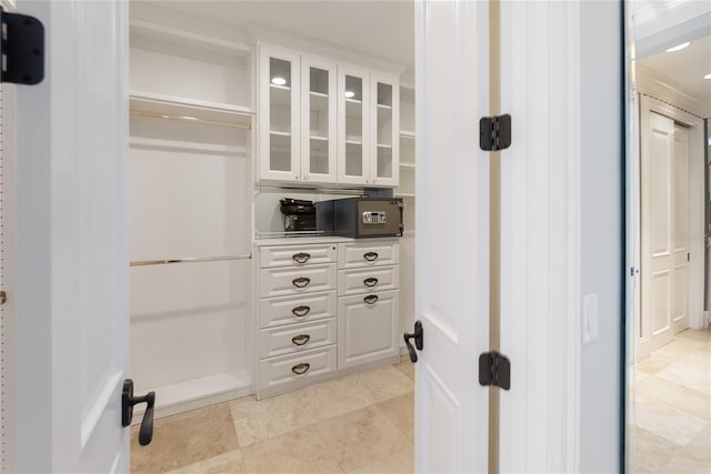 8213 Midnight Pass Rd, Sarasota, FL 34242 - view of pantry
