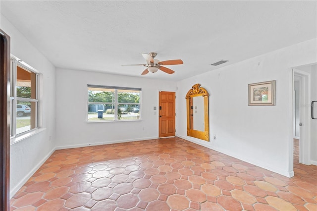 empty room with ceiling fan