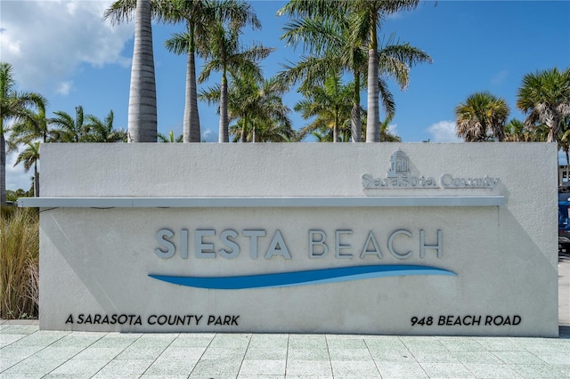 view of community / neighborhood sign