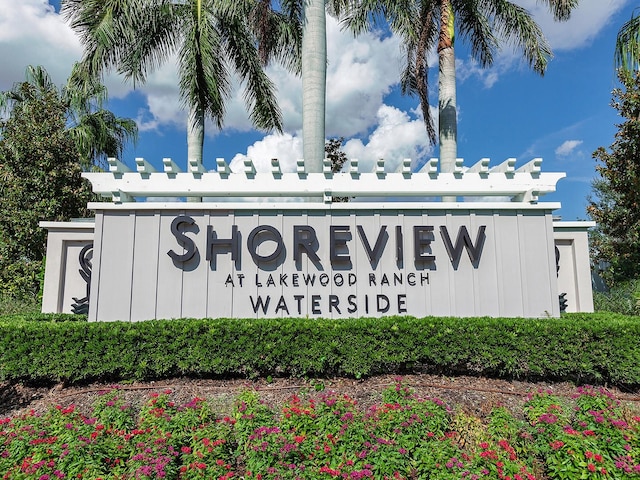 view of community / neighborhood sign