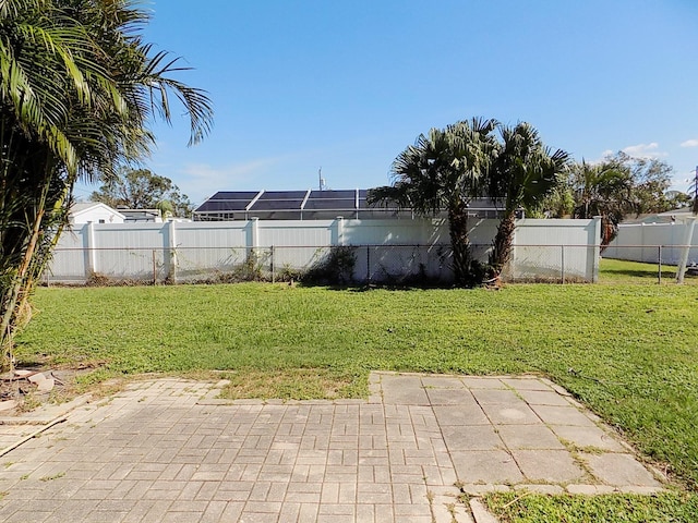 view of yard featuring a patio