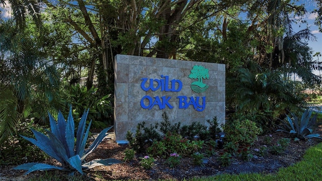 view of community / neighborhood sign