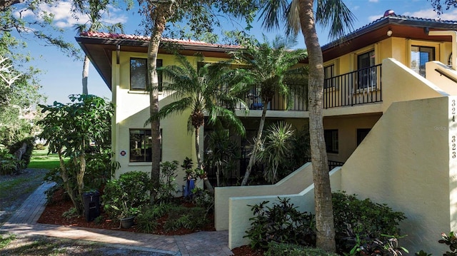 exterior space featuring a balcony