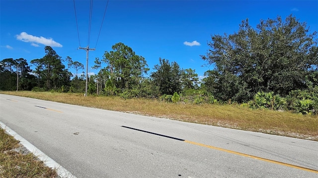 Listing photo 3 for 947 Milwaukee Blvd, Lehigh Acres FL 33974