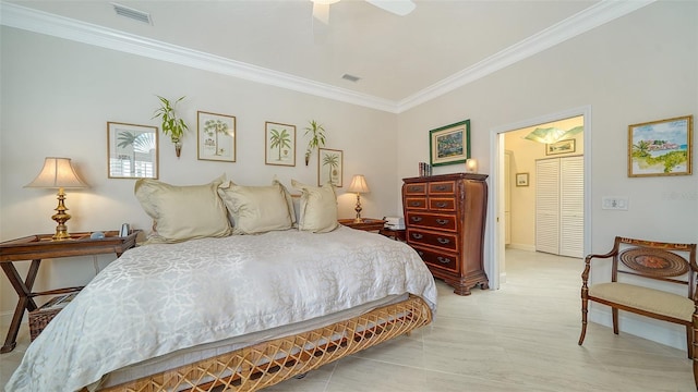 bedroom featuring ornamental molding, visible vents, ceiling fan, and baseboards