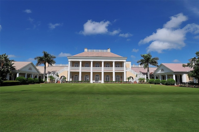 exterior space featuring a balcony