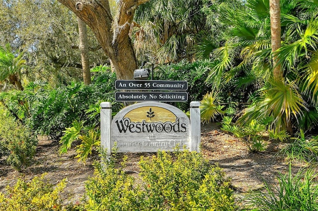 view of community / neighborhood sign