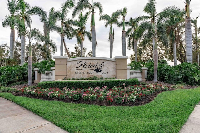 view of community / neighborhood sign