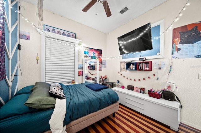 bedroom with ceiling fan