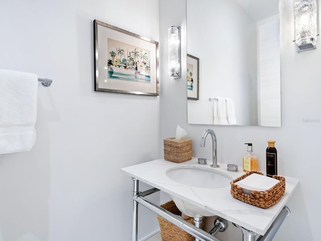 bathroom featuring sink