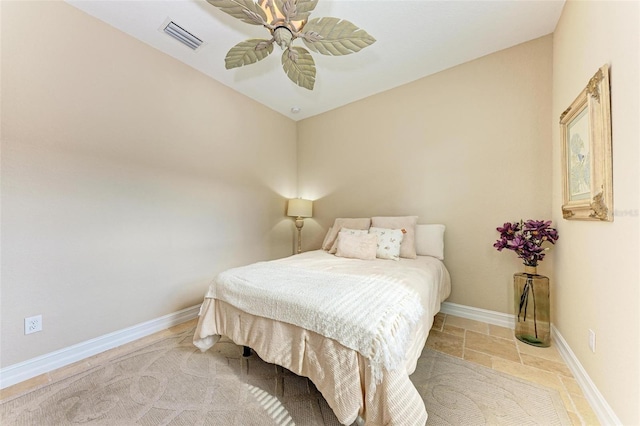 bedroom with ceiling fan