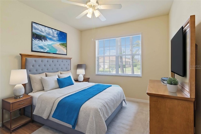 bedroom with ceiling fan