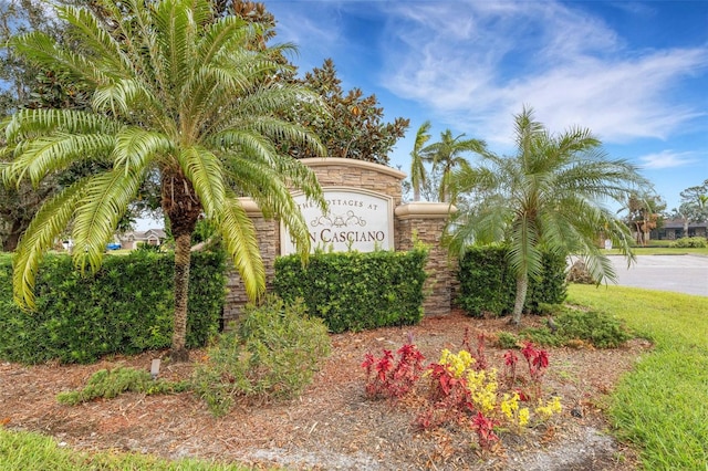 view of community / neighborhood sign