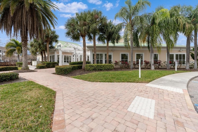 view of front facade with a front lawn