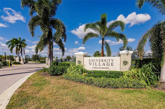 view of community / neighborhood sign