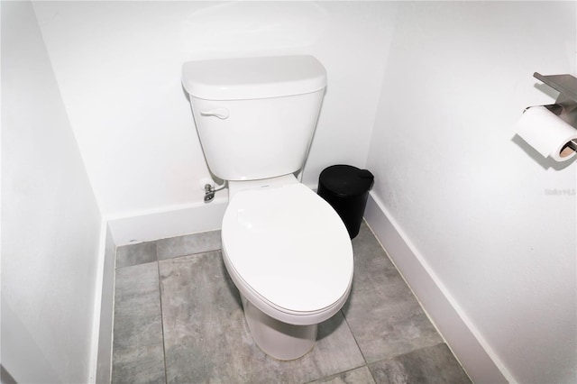 bathroom featuring toilet