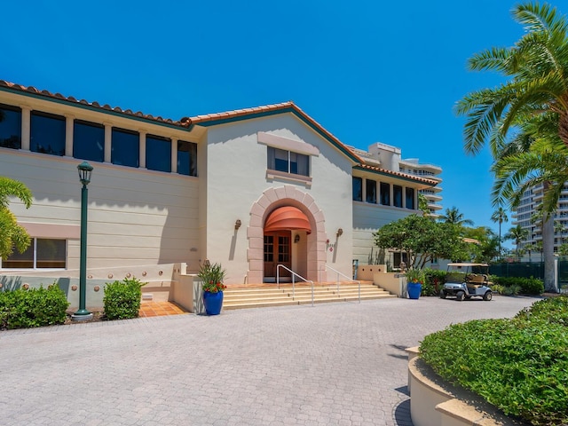 view of mediterranean / spanish-style home