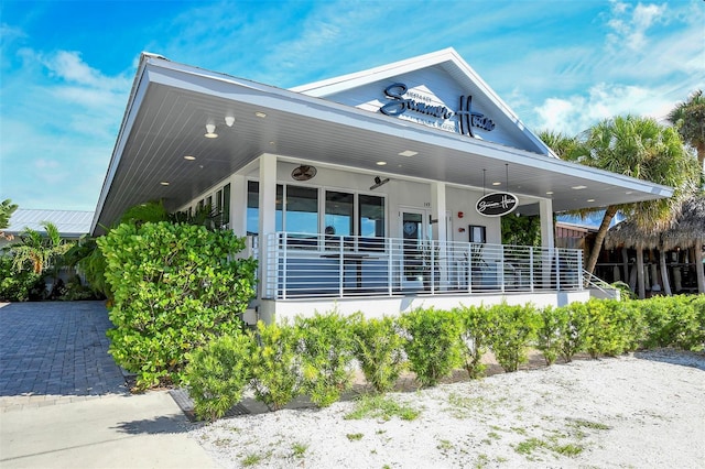 view of front facade featuring covered porch