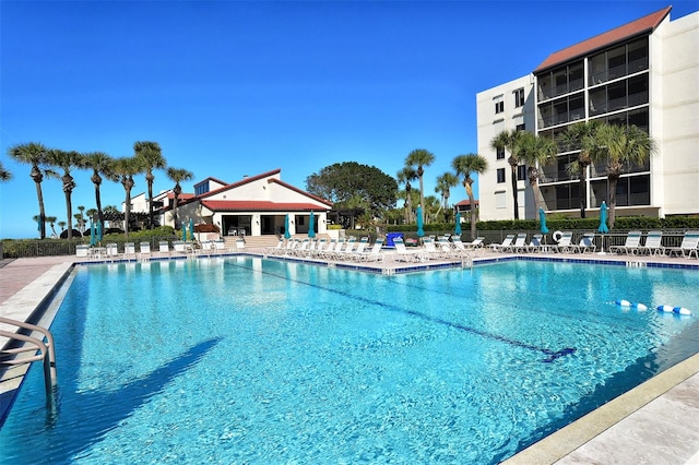 view of swimming pool