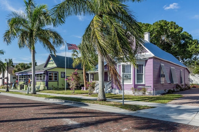 view of front of house with a front yard