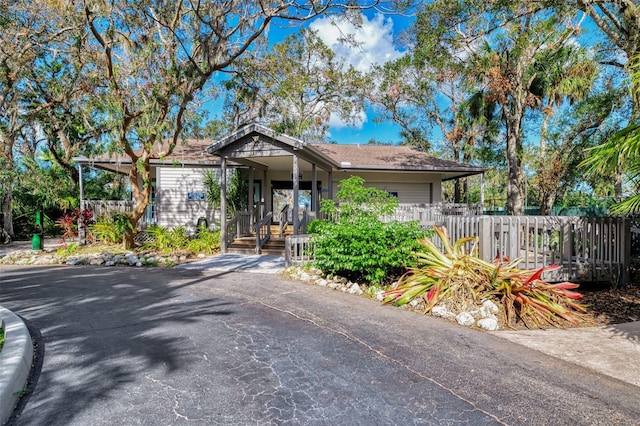 view of front of property with covered porch