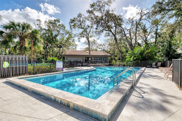 view of swimming pool