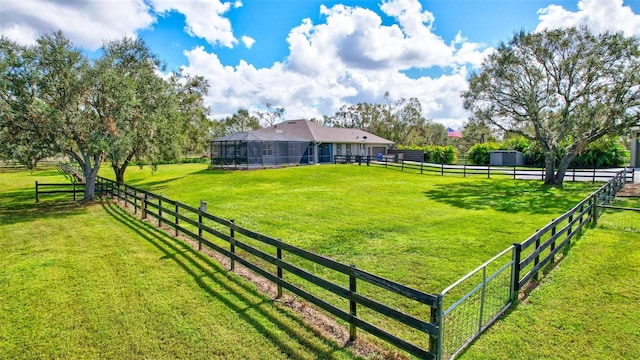 view of yard featuring a rural view