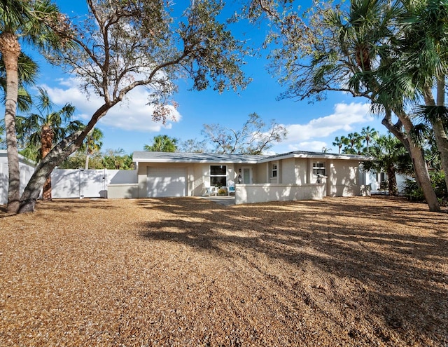 view of front facade featuring a garage