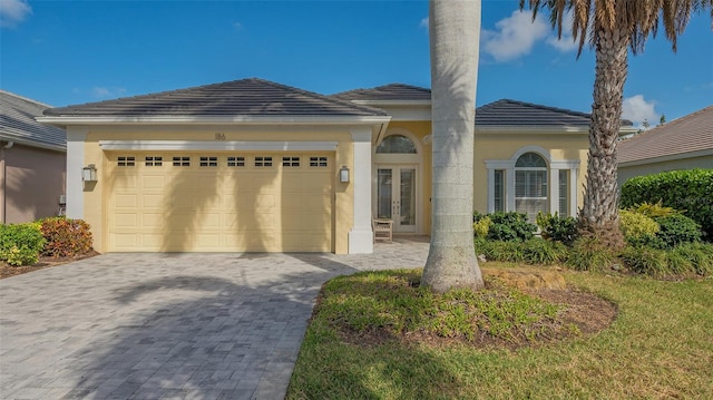 view of front facade featuring a garage