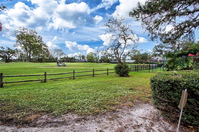 view of yard featuring a rural view