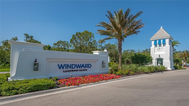 view of community / neighborhood sign