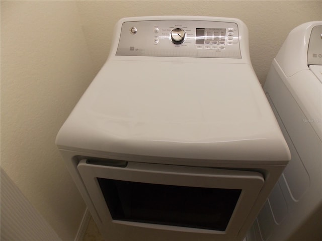 room details with washer / dryer