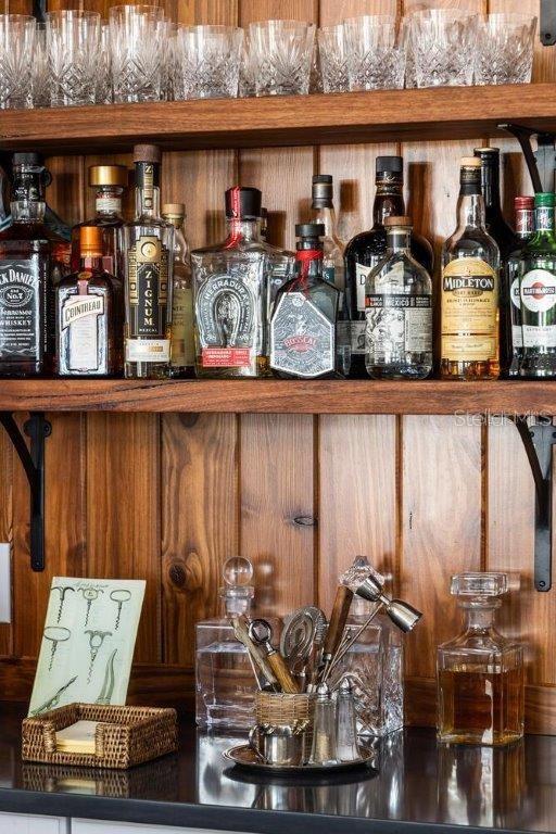 4511 Bay Shore Rd, Sarasota, FL 34234 - view of bar area