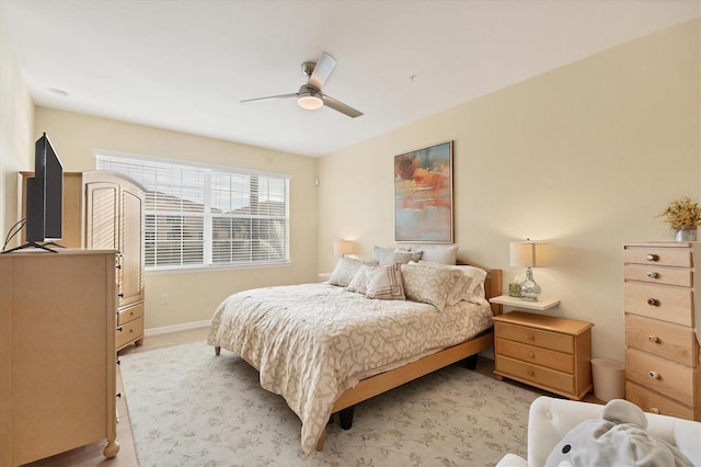 bedroom with ceiling fan