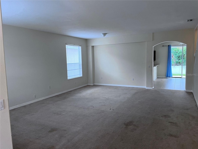 view of carpeted spare room