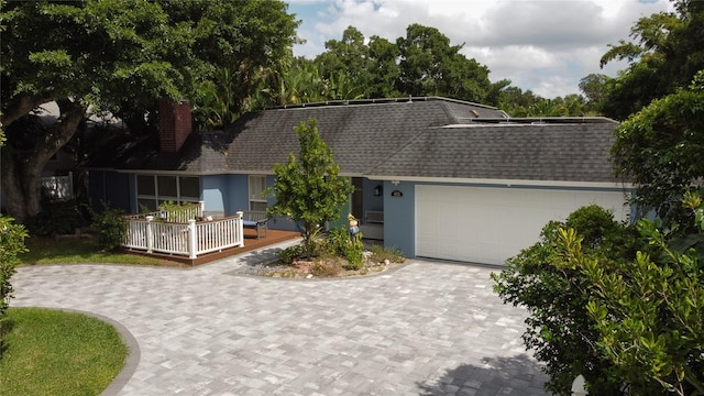 view of front facade featuring a garage