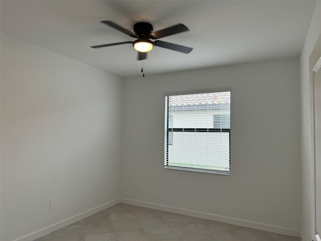 empty room featuring ceiling fan