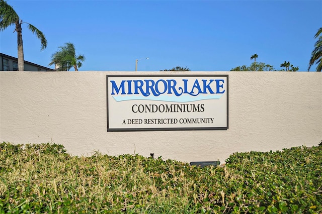 view of community / neighborhood sign