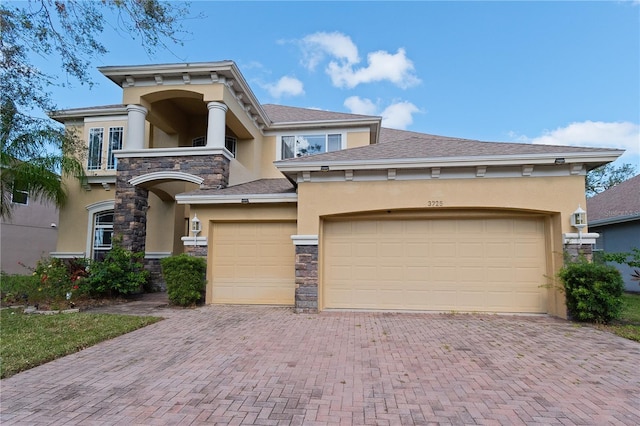 view of front facade with a garage