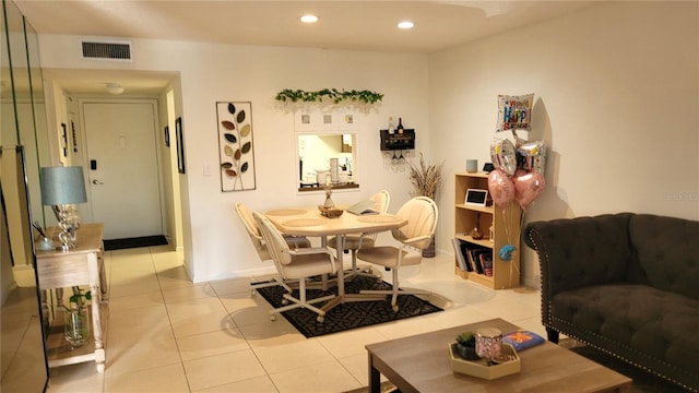 1540 Glen Oaks Dr E Unit B336, Sarasota, FL 34232 - tiled dining room with recessed lighting and baseboards
