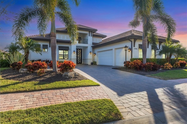 view of front facade with a garage